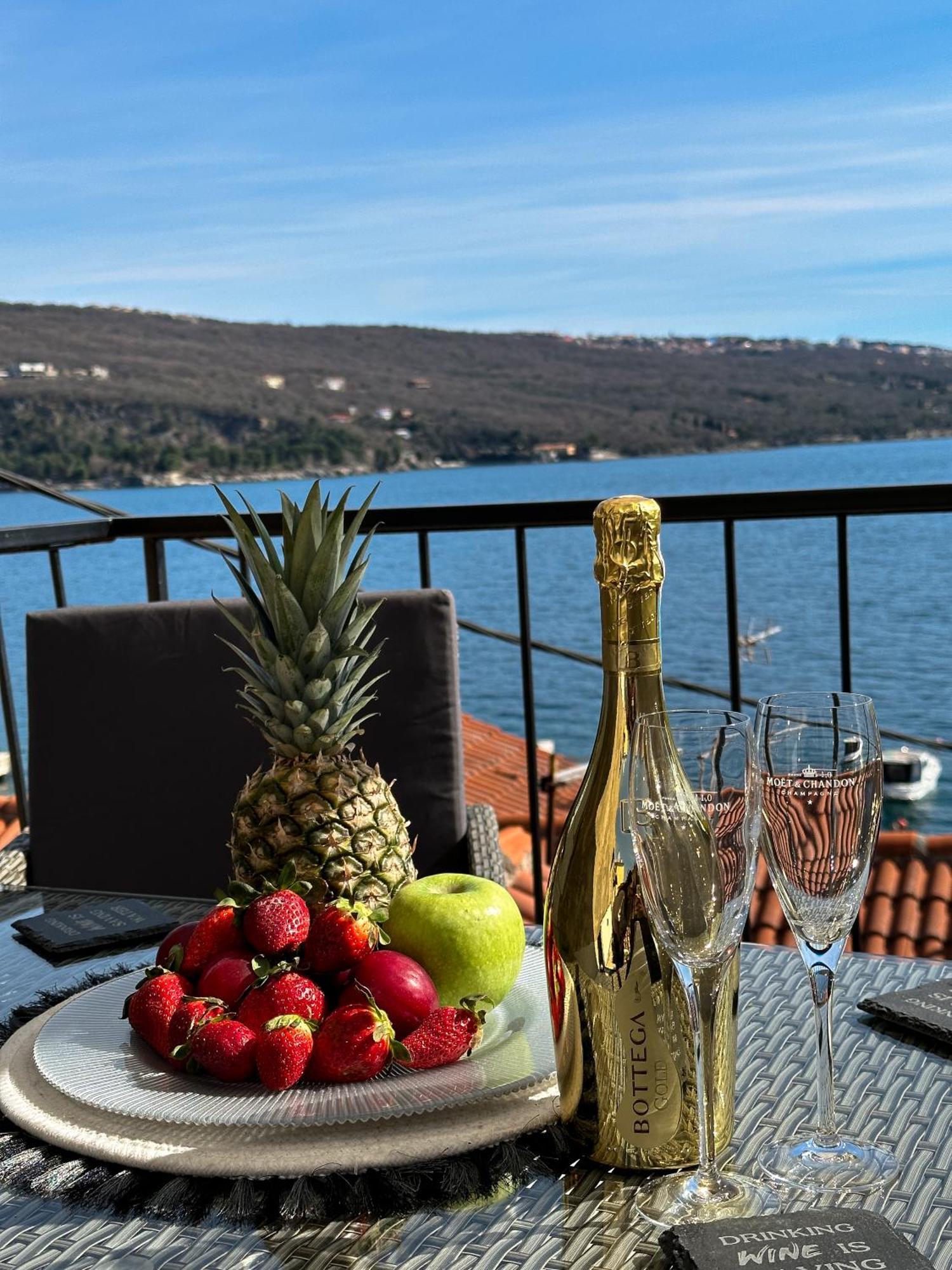 Villa Volos Apartment Karmen With Roof Terrace, Sea View, Free Private Parking โอปาติยา ภายนอก รูปภาพ